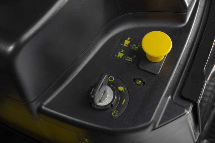 ALPINA Benzin-Rasentraktor AT4 84 A